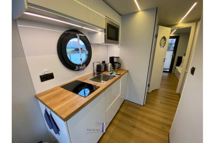 Hausboot Fjord Vela Mit Biosauna In בארת' מראה חיצוני תמונה